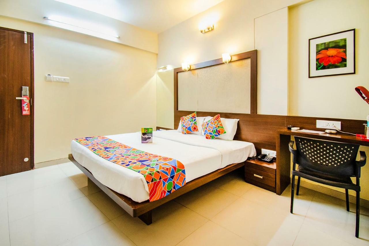 Eco Inn Пуна Экстерьер фото